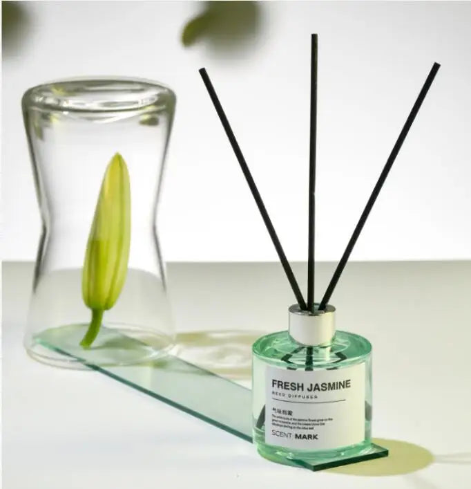 Entspannen Sie sich mit unserem 50 ml Reed-Diffusor-Set: Ätherisches Rosen-Lavendel-Jasminöl für ein luxuriöses Aroma in Ihrem Zuhause oder Hotel